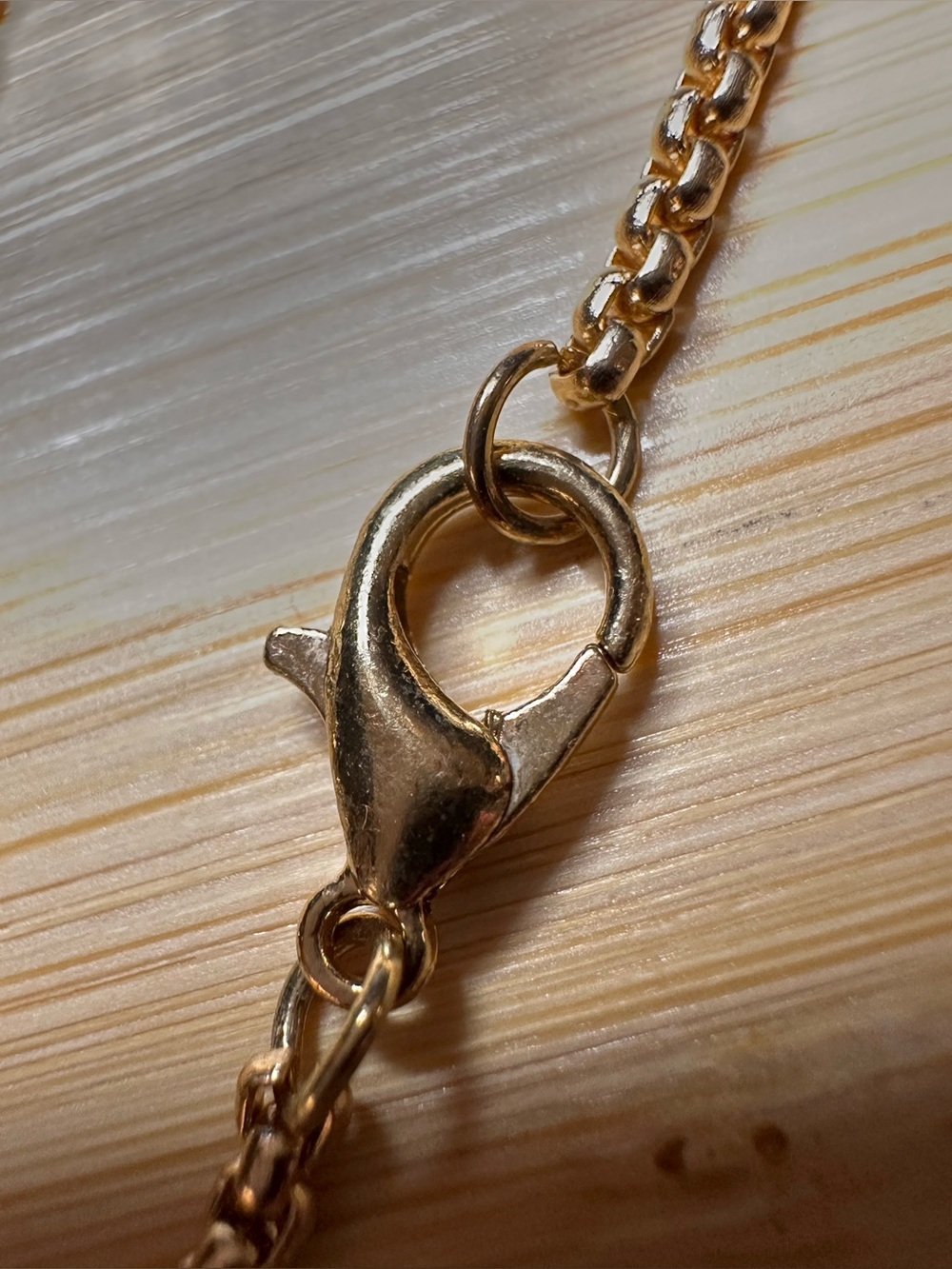Vintage Avon 1973 "Baroness" Collection Pendant Necklace on 24” chain - Picture 4 of 9